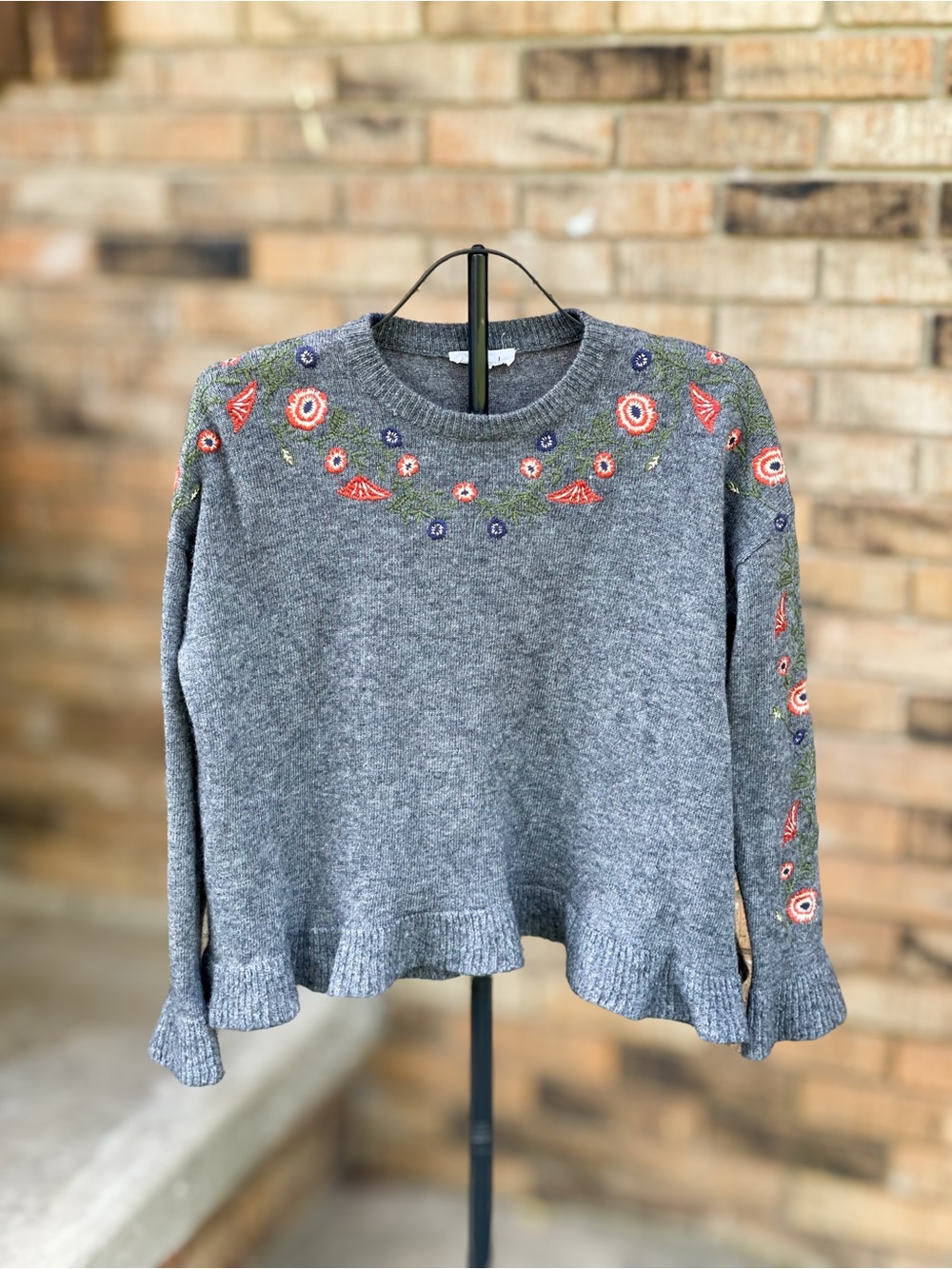THML Large Gray Embroidered Floral Wool Blend Ruffle Sweater